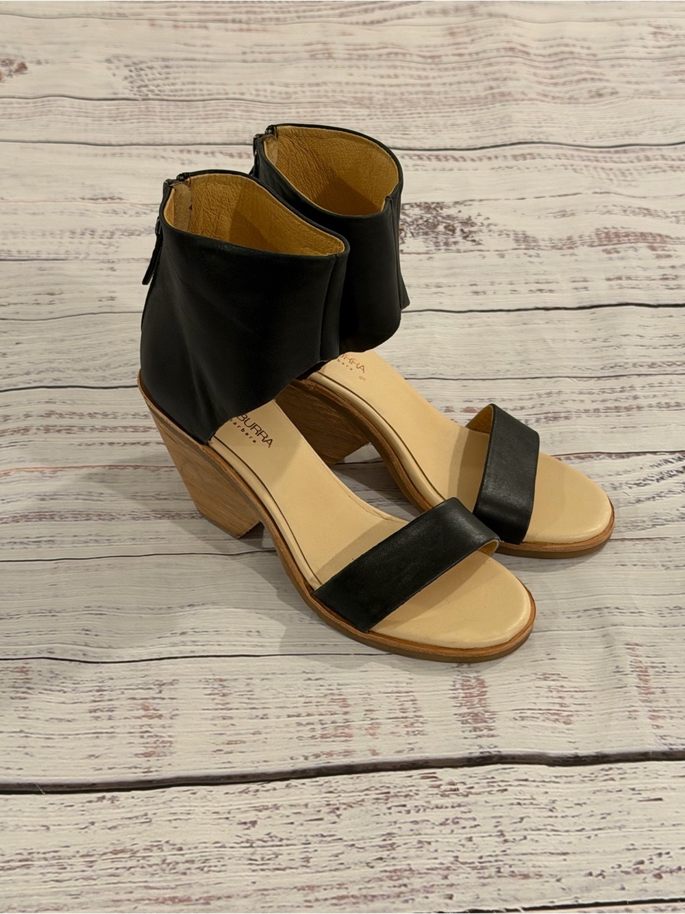 NWOB Koolaburra by UGG Black Leather Ankle Cuff Sandals Block Heel Women’s 6